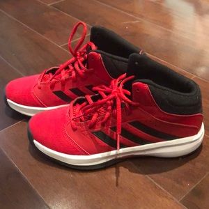 Adidas Mid top basketball shoes Youth 5.5